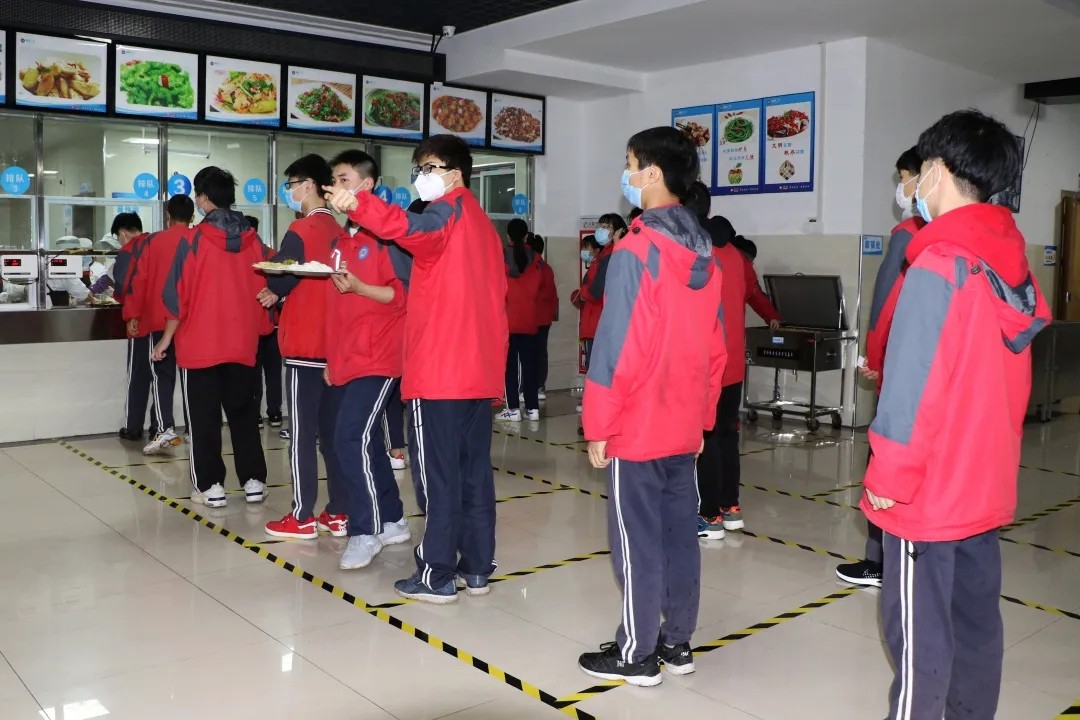 安全顺利复学盟员校长这样做富顺二中学校盟员校长陈刚